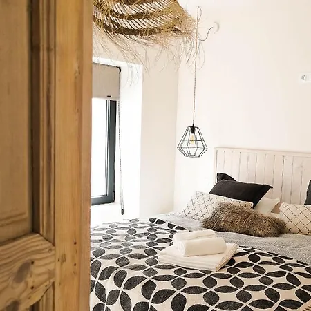 Center With Pool شقة فندقية