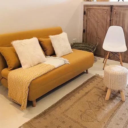 Center With Pool شقة فندقية روندا